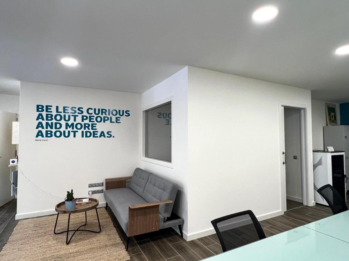 Espot Cowork & Apartments - L'Amfitriona Экстерьер фото
